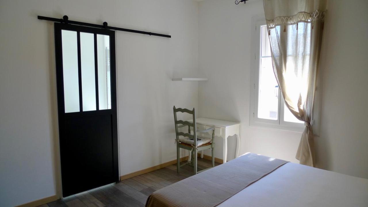 O 36 Rempart Sud B&B Aigues-Mortes Exterior foto